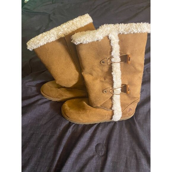 Airwalk Womens Tan Suede Boots Size 6 Fur Toggles WINTER Brown - Picture 1 of 5
